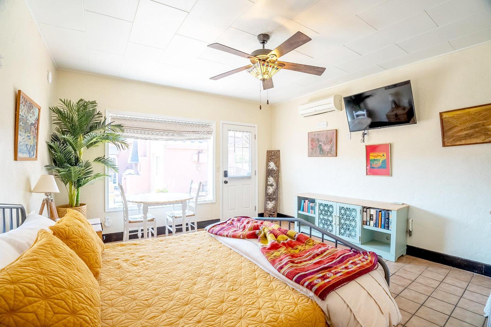 Historic Guesthouse 2 Blocks From The Uofa, Low Summer Rates! Tucson Exterior photo